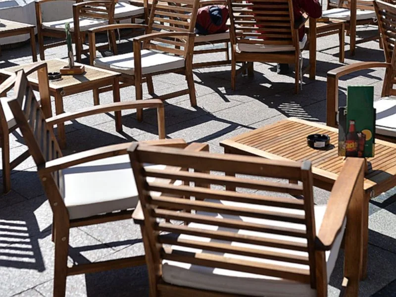 Komunalna inspekcija u Bujanovcu kaznila četvoricu konobara zbog nenošenja maski 19 VAK 4249