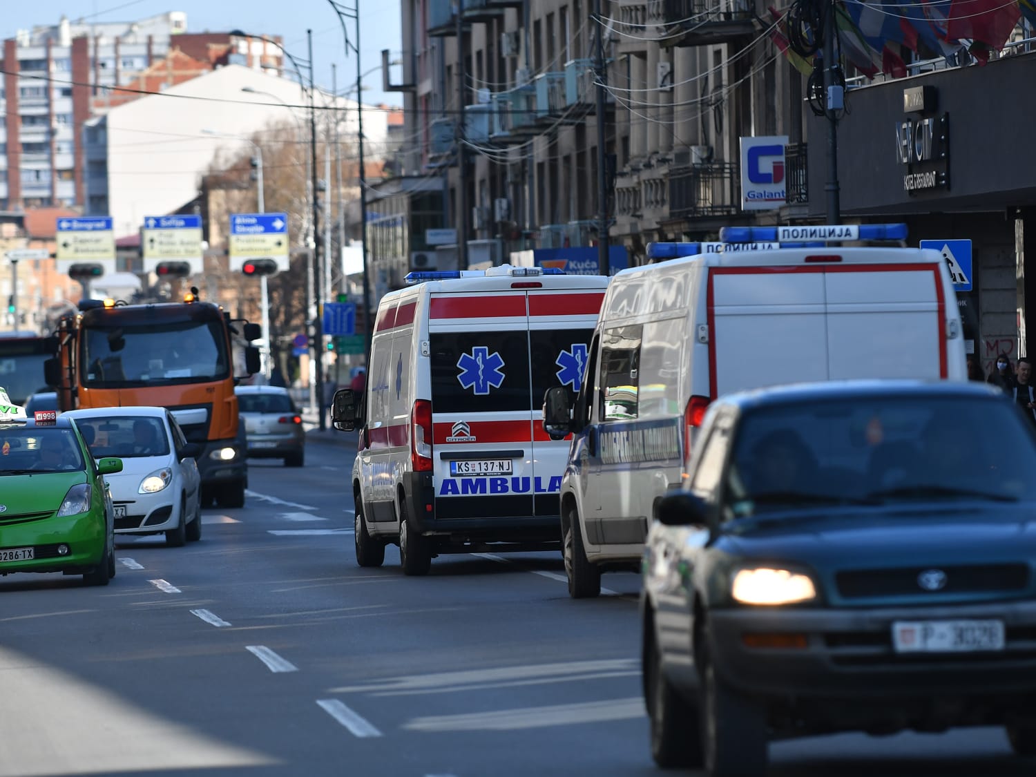 Sudarili se sanitet i "pežo" u centru Niša, nema povređenih 1 VVV 0815