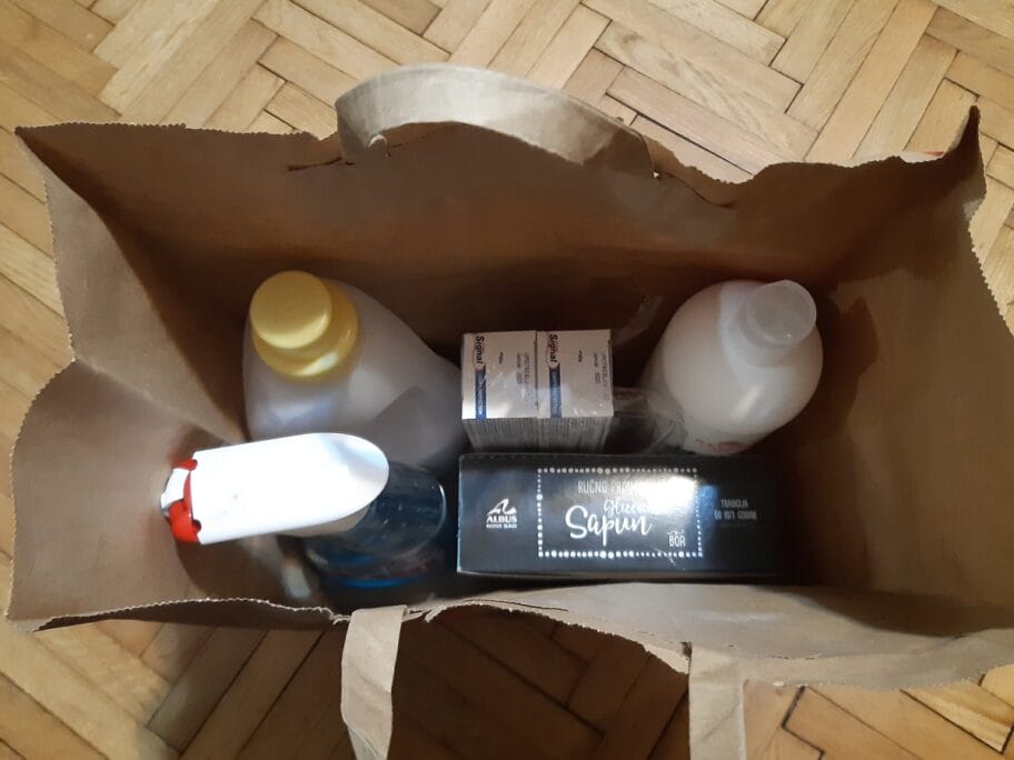 Higijenski proiyvodi ilustracija maet 2020 foto Bojana Stamenkovic