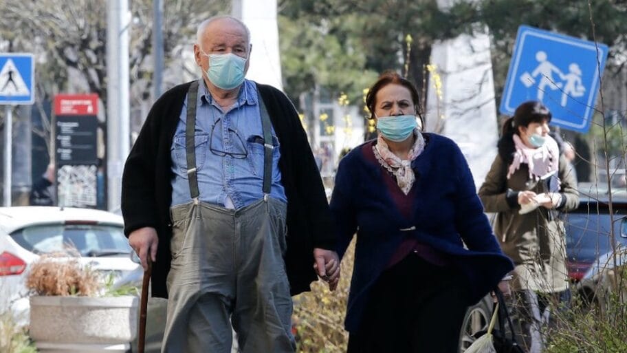 Korona virus: Kako razgovarati sa starijima koji ne shvataju dovoljno ozbiljno upozorenja 16 111346337 2