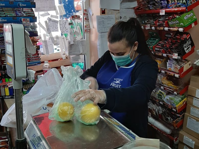 prodavacica5 foto UA