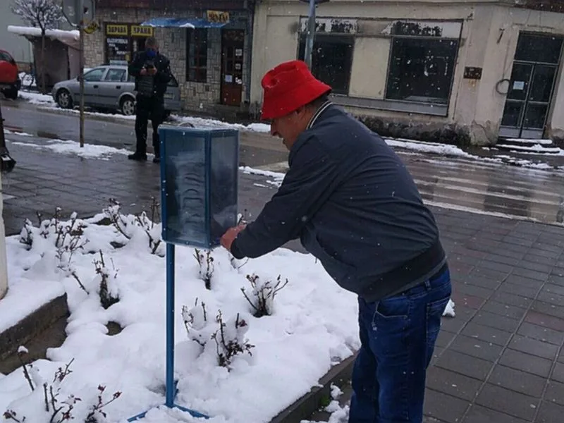 Opština Svrljig postavila kutije sa zaštitnim maskama za sve građane 11 viber slika 2020 03 24 12 53 45