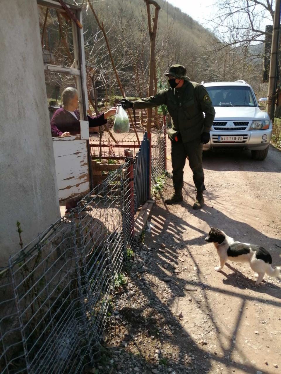 Podela namirnica Via militaris rendžeri foto Dušan Smiljanić2