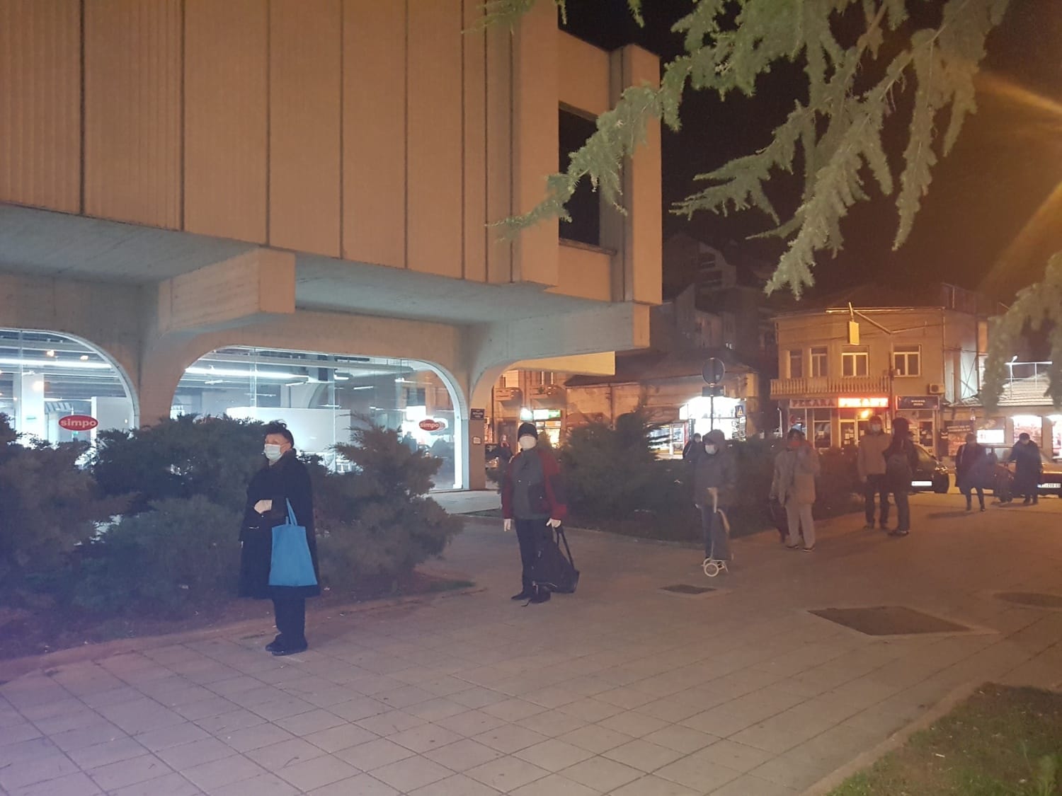 kupovina-stariji3-foto-gomedijana