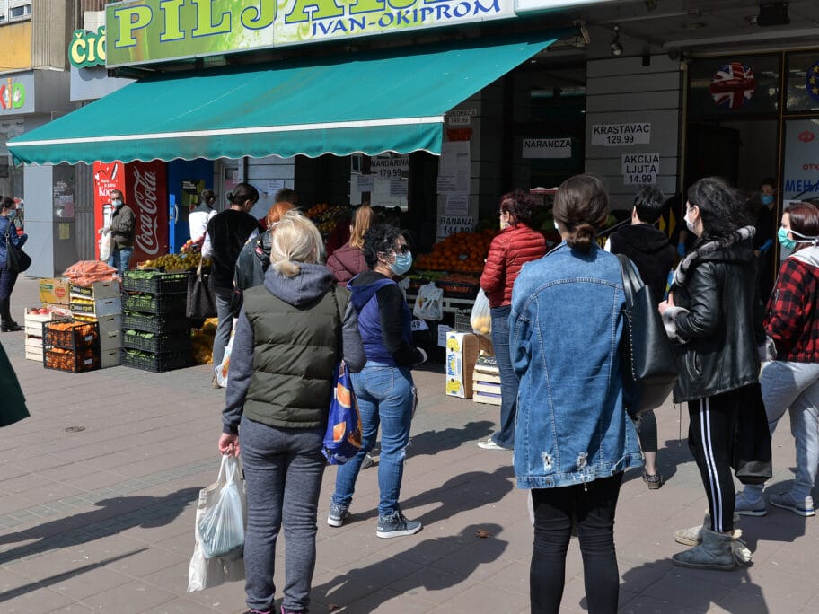 Redovi prodavnice vanredno stanje Nis mart 2020 foto Juzne vesti Vanja Keser6