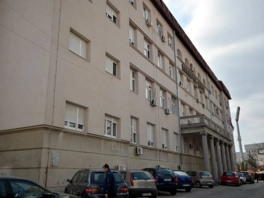 Trovanje u niškom restoranu - kod dva pacijenta izolovana salmonela 10 Klinicki centar stara zgrada foto Vanja Keser