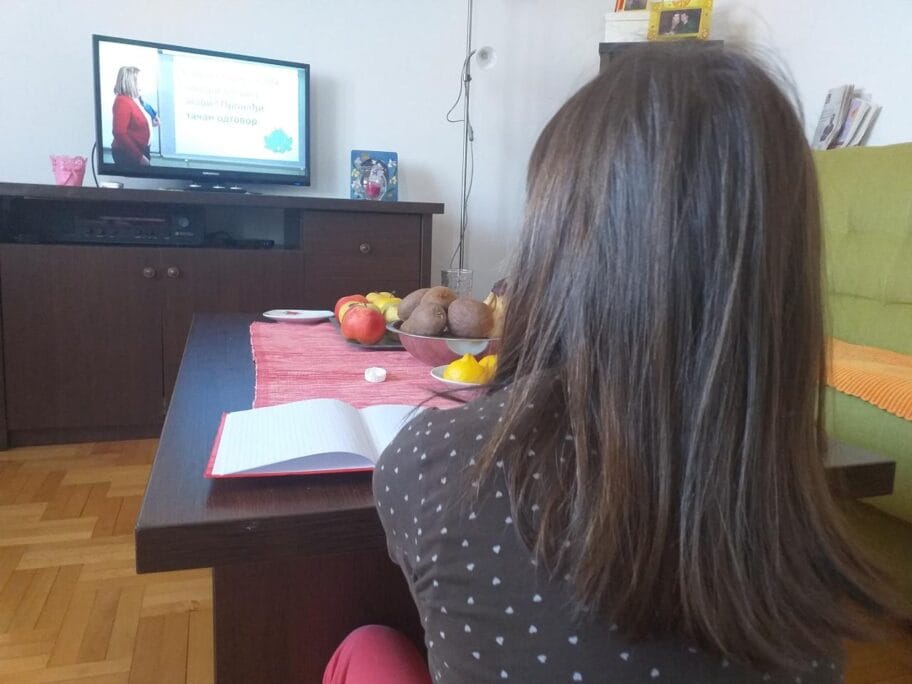 Nastava na daljinu završava se za mesec i po dana, a školska godina pre polovine juna 5 skola na daljinu foto mb