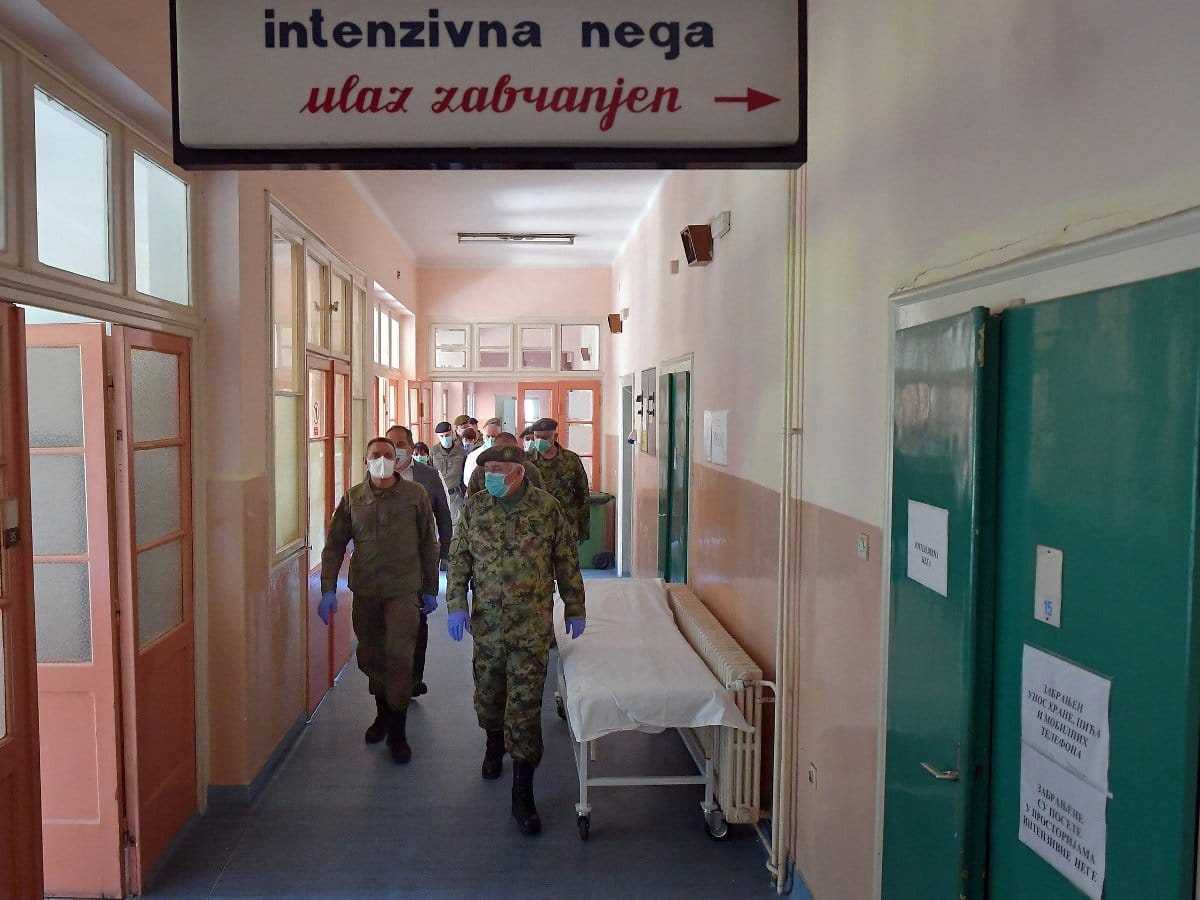 Vulin obilazi Vojnu bolnicu 2; foto: Ministarstvo odbrane