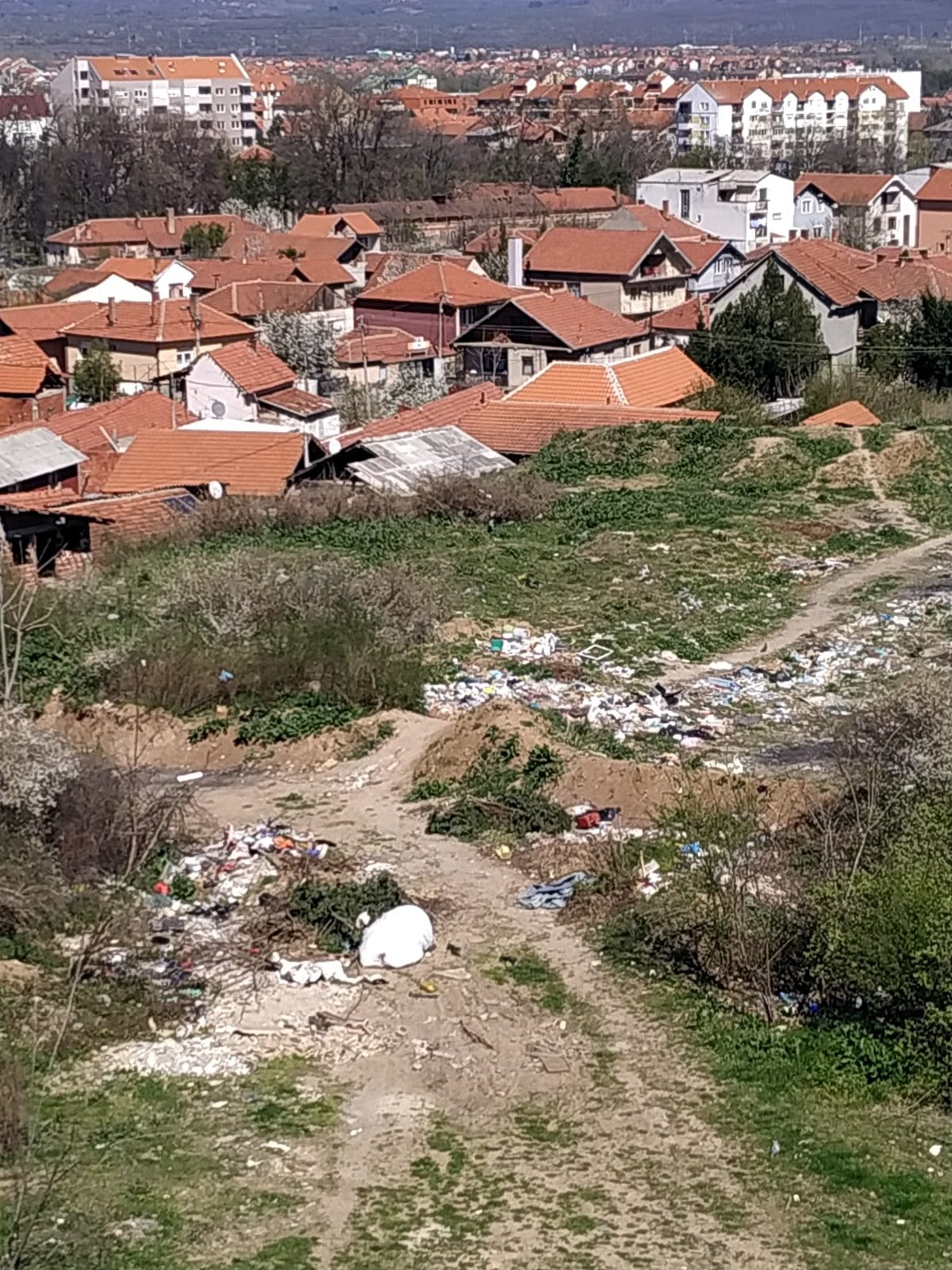 Deponija Crvena zvezda foto citalac Prijavi problem