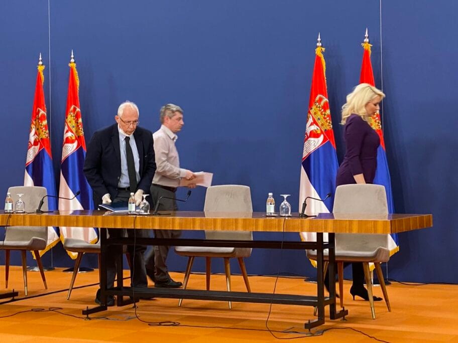 Kon krizni stab foto JV