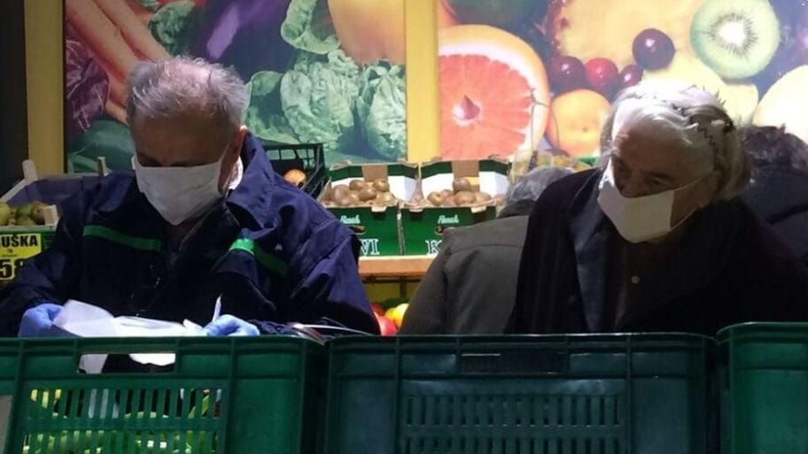 111404416 35157227 b