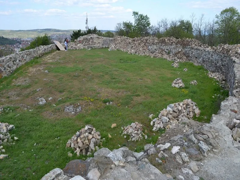 Akcija "Stazama zdravlja" na Hisaru povodom Dana zdravlja 13 zid tvrdjave 1