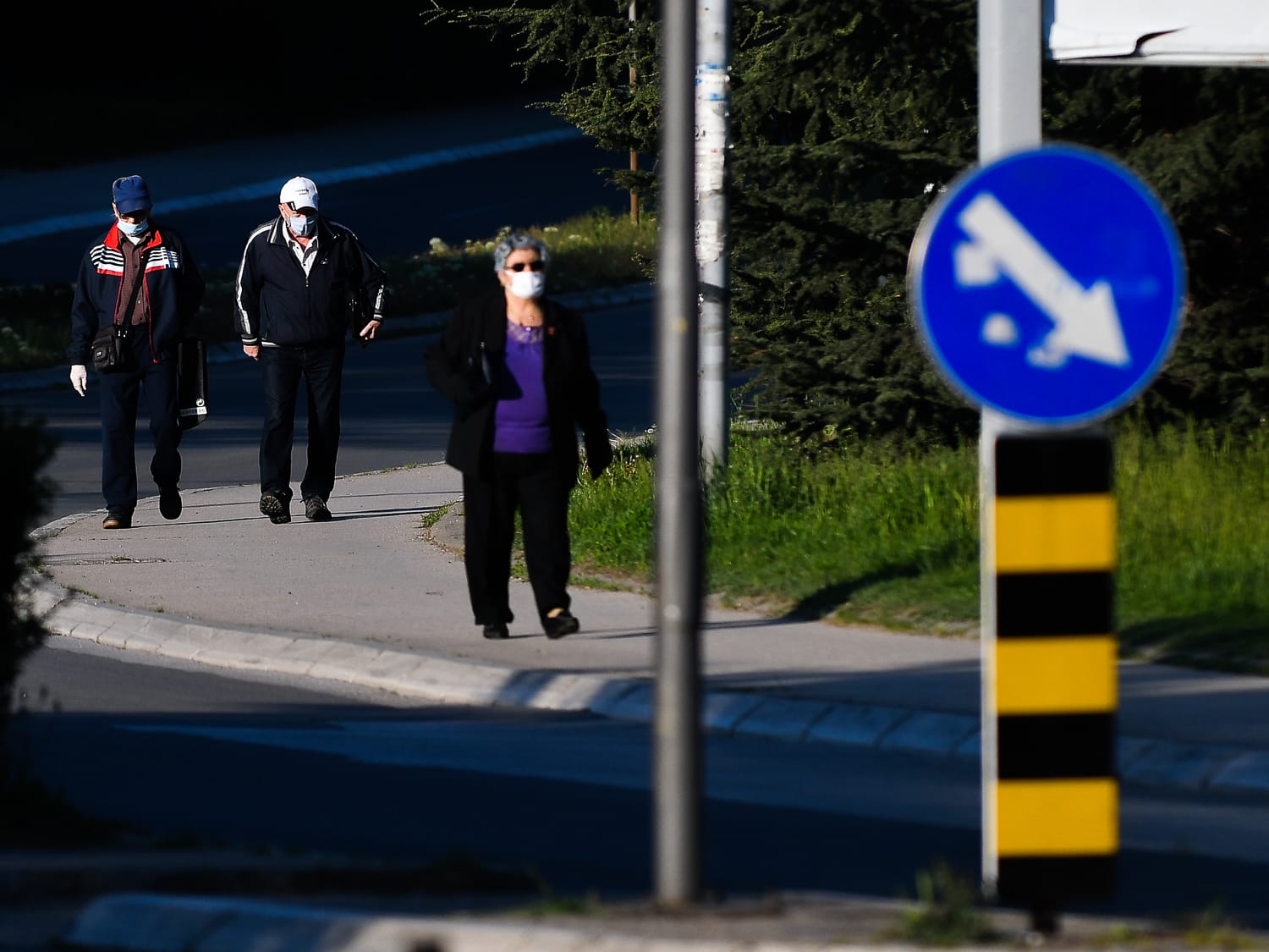 izlazak u setnju gradjana nisa starijih od 65 godina, foto jv vanja keser 1