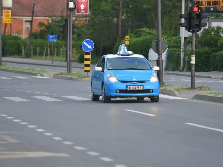 Taksi policijski cas foto Vanja Keser