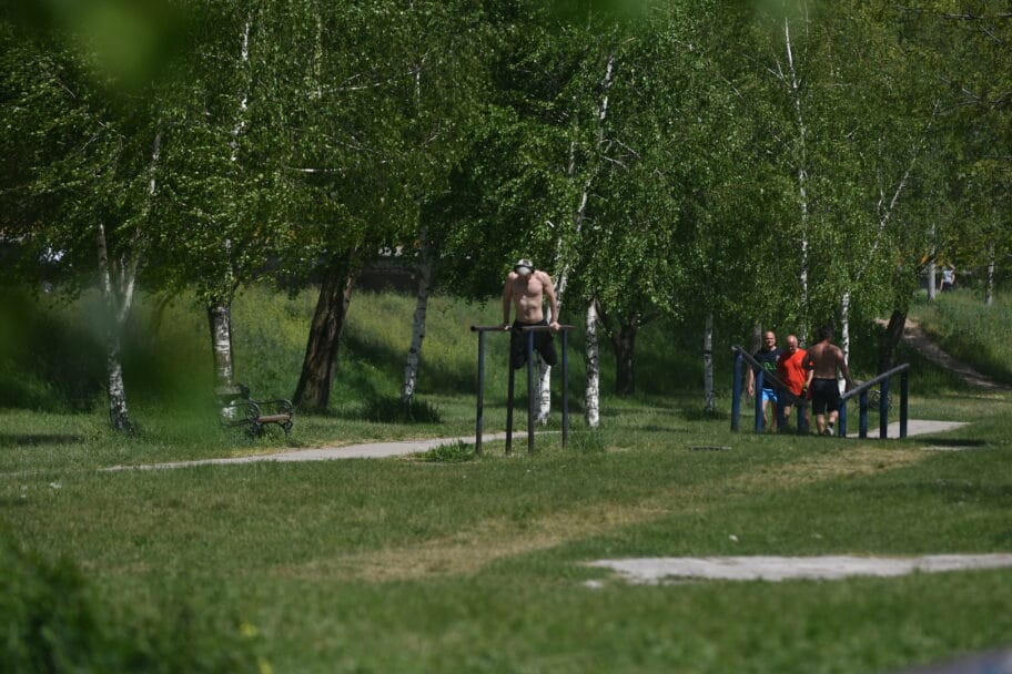 IZJZ: Idite u prostrane parkove, ne i na kupališta i igrališta 4 otvoreni parkovi i setalista nis 29 april 2020 foto jv vanja keser 1