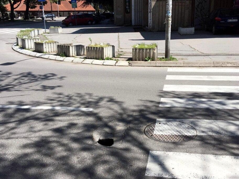 Rupa kod Saborne foto citalac Prijavi problem