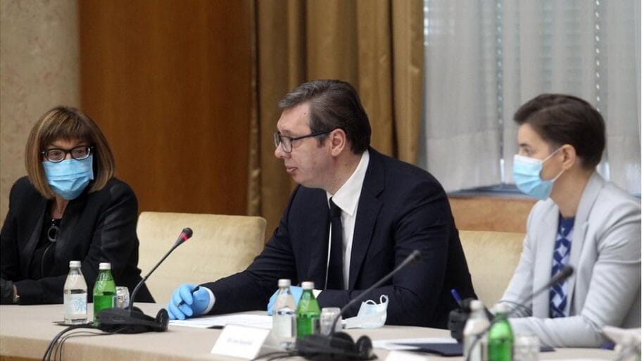 112148418 35410805 b