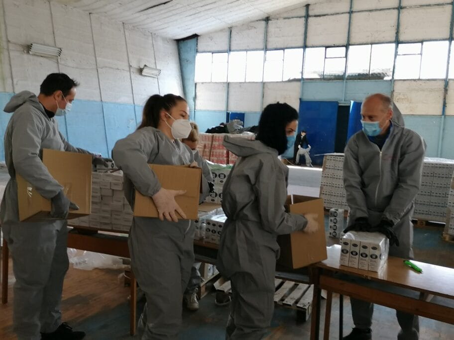 Leskovački volonteri preko 4.000 puta izašli na teren u toku vanrednog stanja 3 Volonteri Leskovac foto grad Leskovac