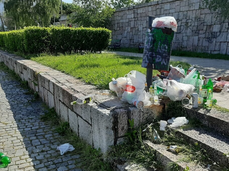 Smece na keju maj 2020 foto Isidora Smiljkovic