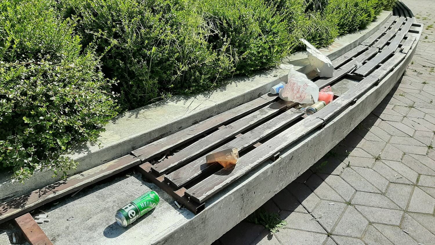 Smece na keju 11, maj 2020: foto: Isidora Smiljkovic