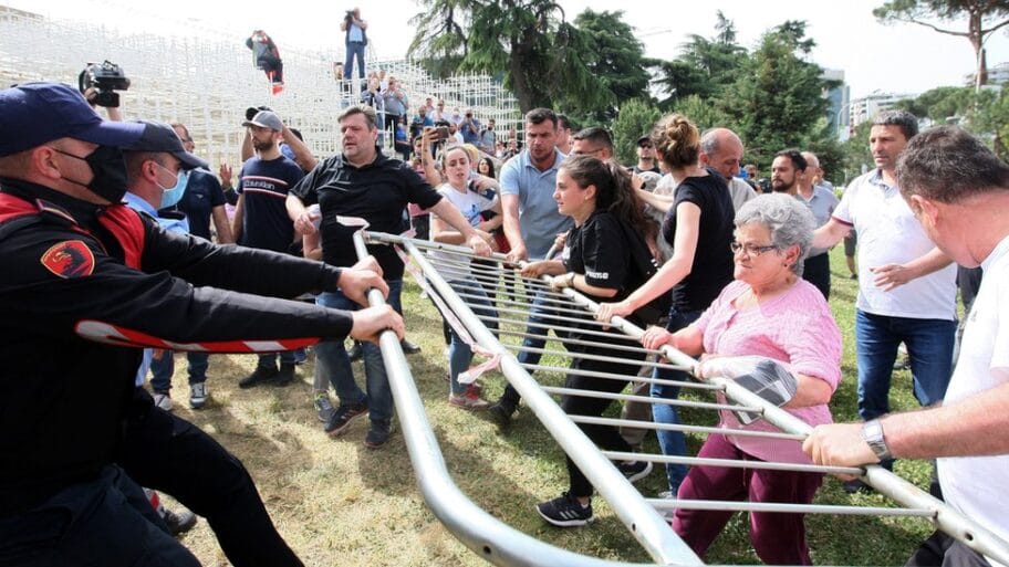 112385927 gettyimages 1213391144