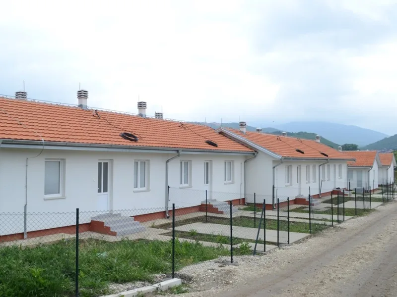 Nove kuće za 12 romskih porodica u prokupačkom naselju Mala Guba 13 romi