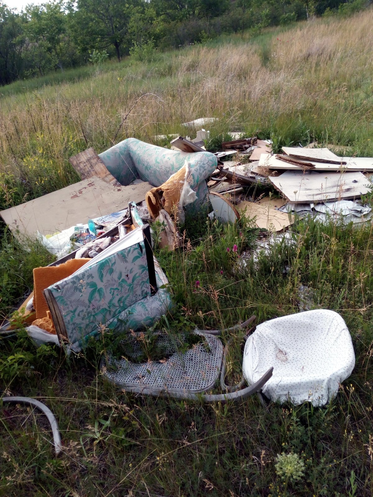 Divlja deponija8; foto: citalac-Prijavi problem
