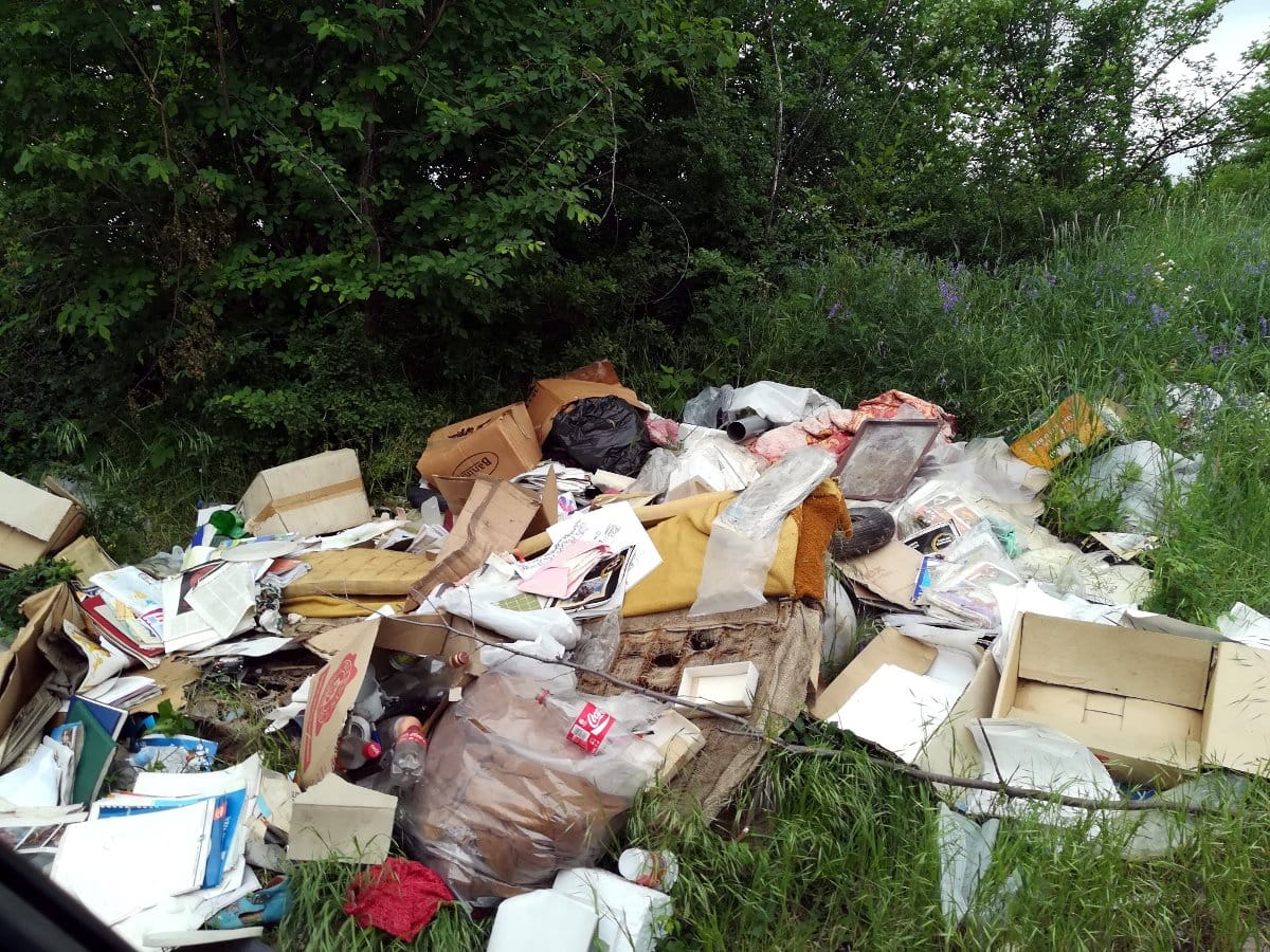 Divlja deponija2; foto: citalac-Prijavi problem