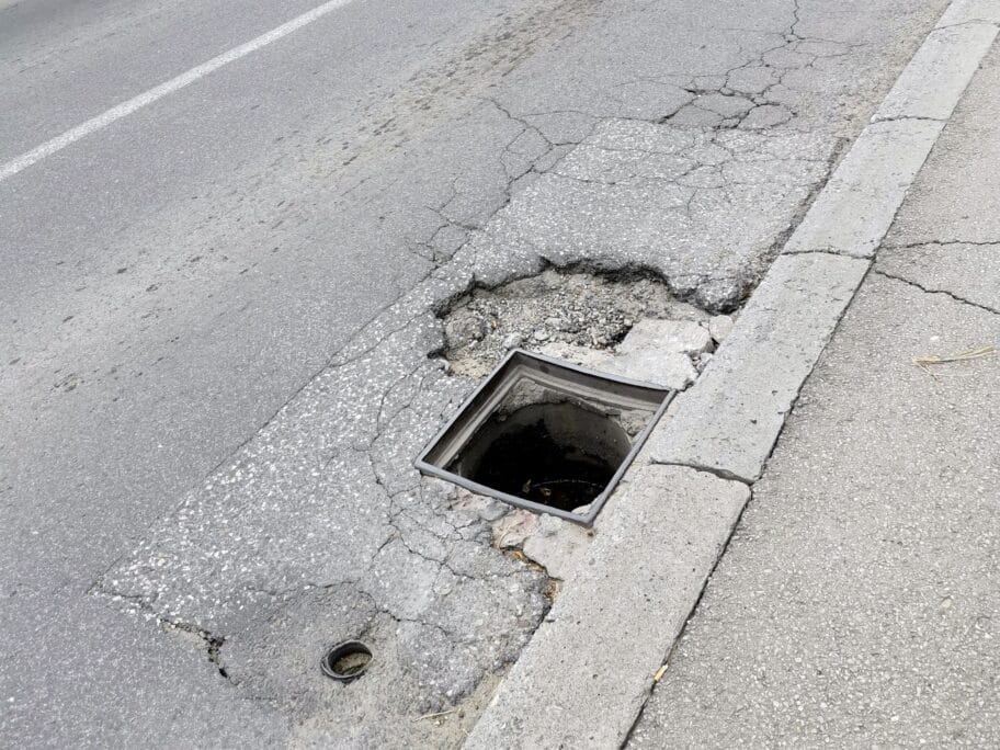 Otvorena sahta Ulica Dusana Popovica foto citalac scaled