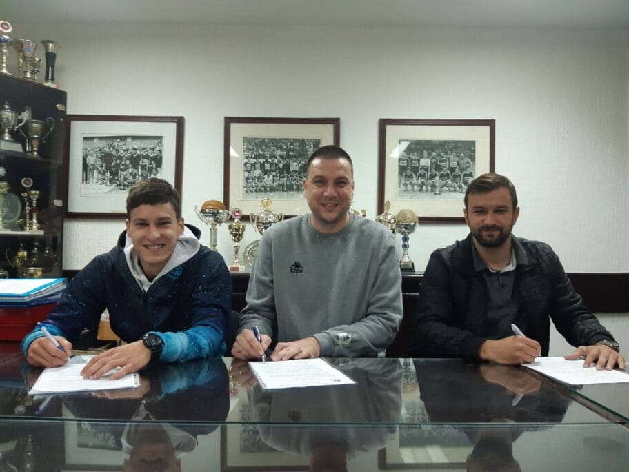 pavlovic kocic i spasic potpisuju ugovore