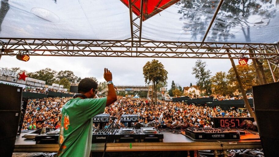 112544892 image from ios