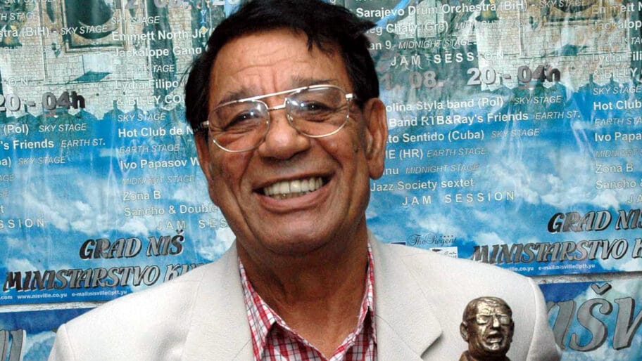 Projekcija dokumentarnog filma o Šabanu Bajramoviću pred sprskom i regionalnom publikom 7 Saban Bajramovic sa Nisville Grand Prix foto Nisvil e1744230546545