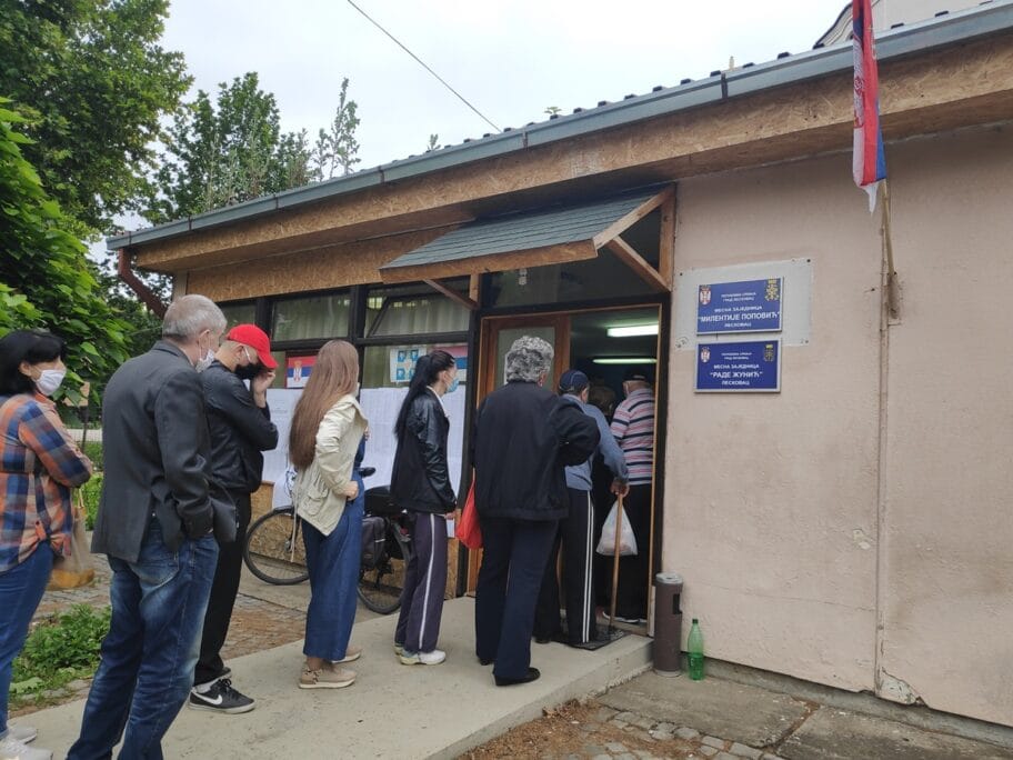 Odblokirani računi svih leskovačkih mesnih zajednica 6 Biracko mesto foto B S