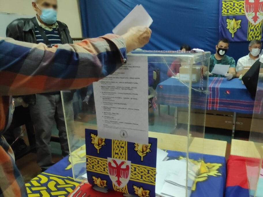 Nakon asfaltiranog puta meštani Kukulovca odustali od bojkota, većina glas dala SNS-u 8 Glasanje Lesovac foto B S