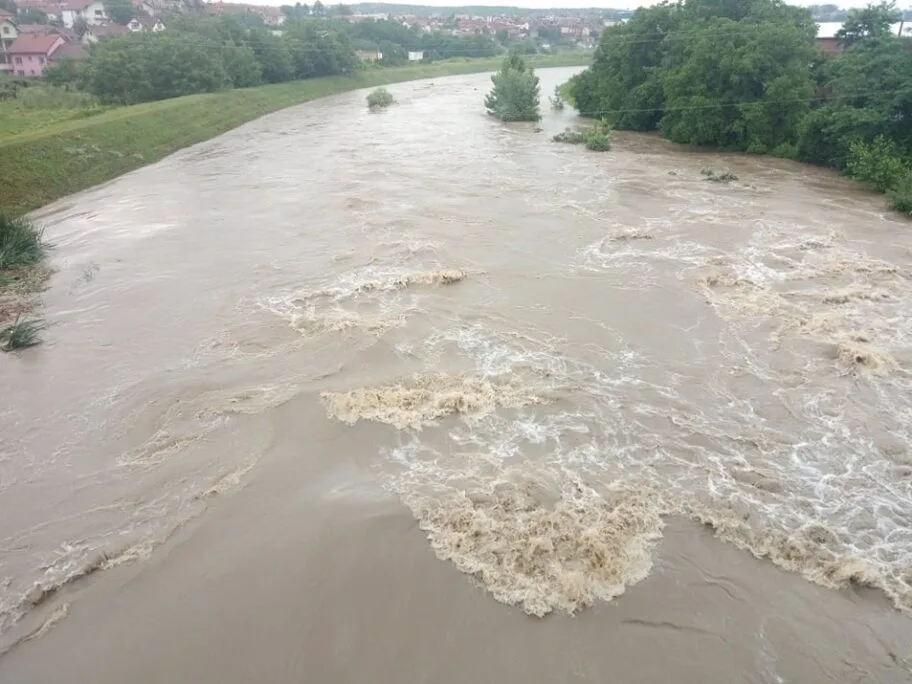 Vanredna situacija u Blacu i Prokuplju, u Leskovcu ugroženo nekoliko kuća, mirno u Vranju i Pirotu 3 Toplica foto Lj M