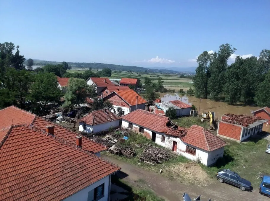 Meštani poplavljenih doljevačkih sela se posle 4 dana vratili kućama 9 Poplave Doljevac 4 foto Stefan Stankovic