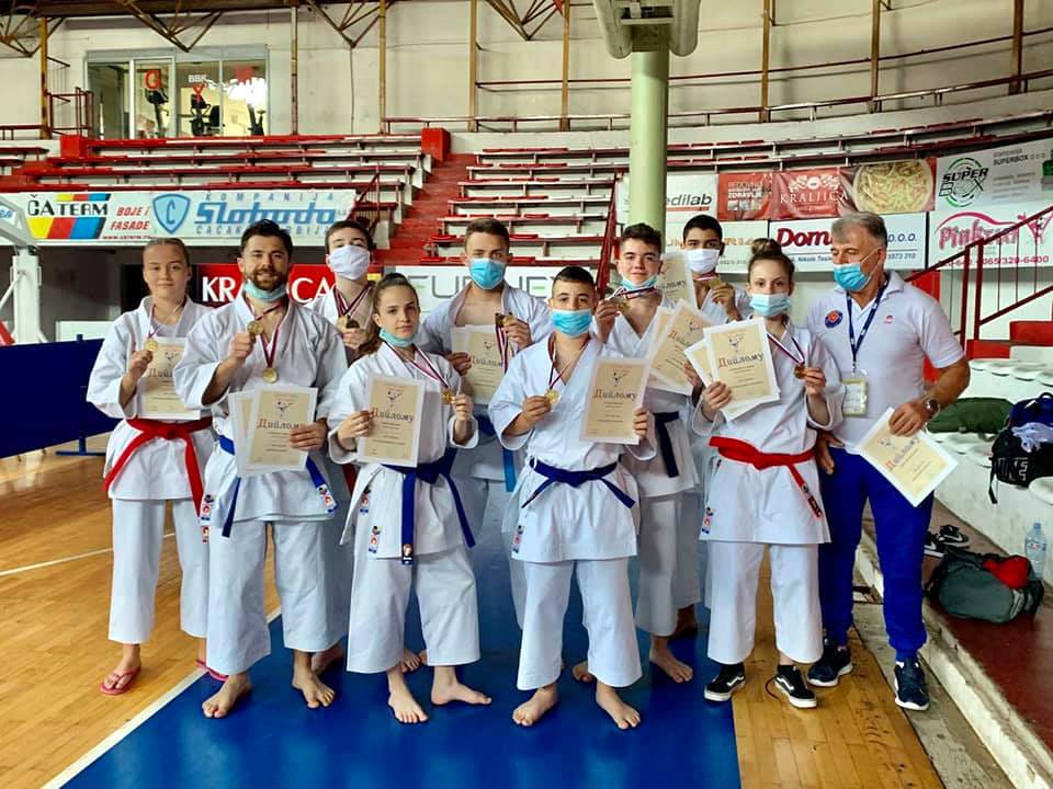 Kata tim Elida vicešampion Srbije, u Kupu pokupili zlata 1 Karate klub Elid Nis Kup i Prvenstvo Srbije u Cacku jun 2020 foto Elid