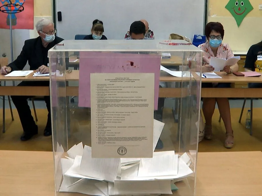 Ponovljeni izbori foto V Keser