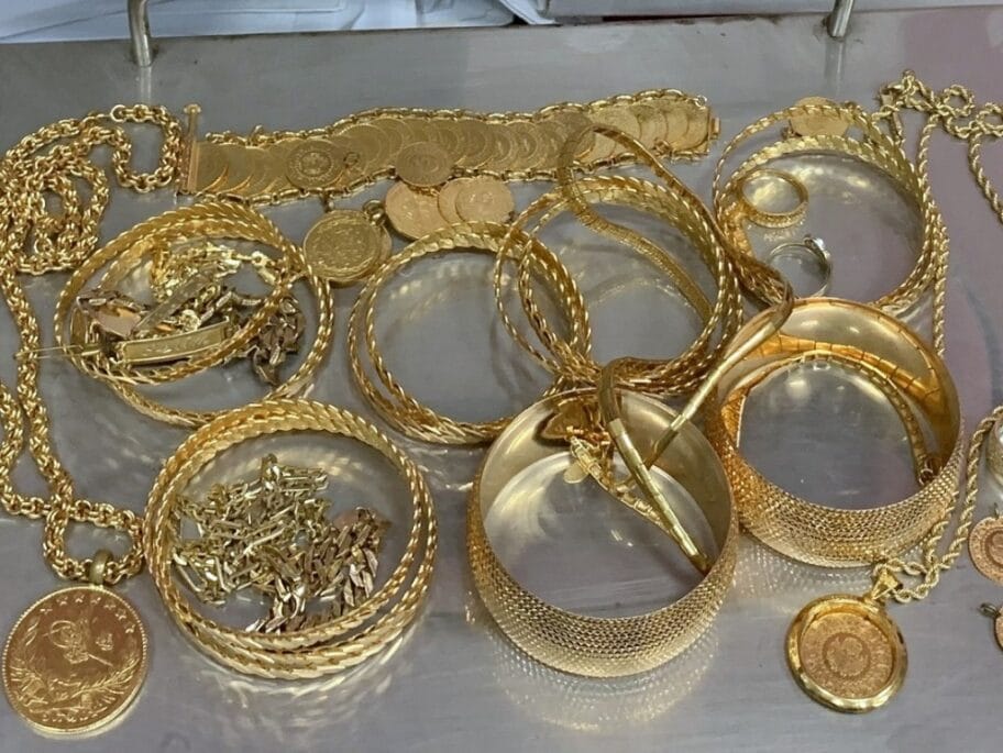 mernje otkrivenog zlata foto Upraca carina