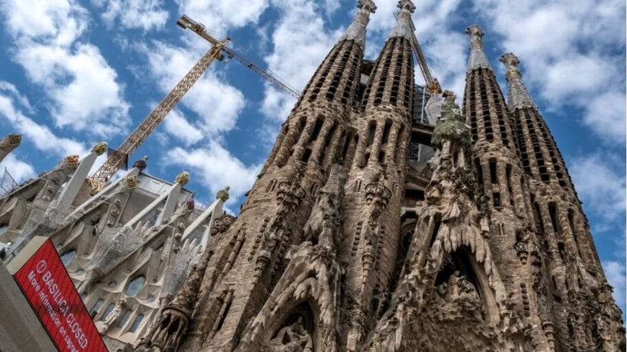 U fotografijama: Sagrada Familija ponovo otvorena za posetioce 7 113240199 gettyimages 1216202478
