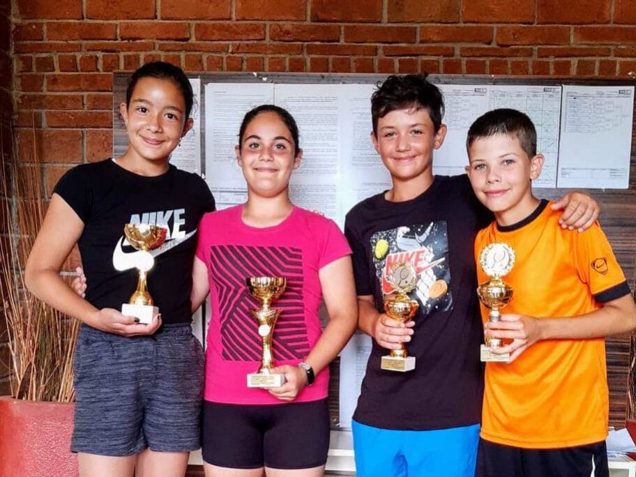 Na teniskim prvenstvima istočne Srbije niški TAŽ dominantan 6 Teniseri i teniserke TAZ jul 2020 foto Teniska akdmeija Zivkovic