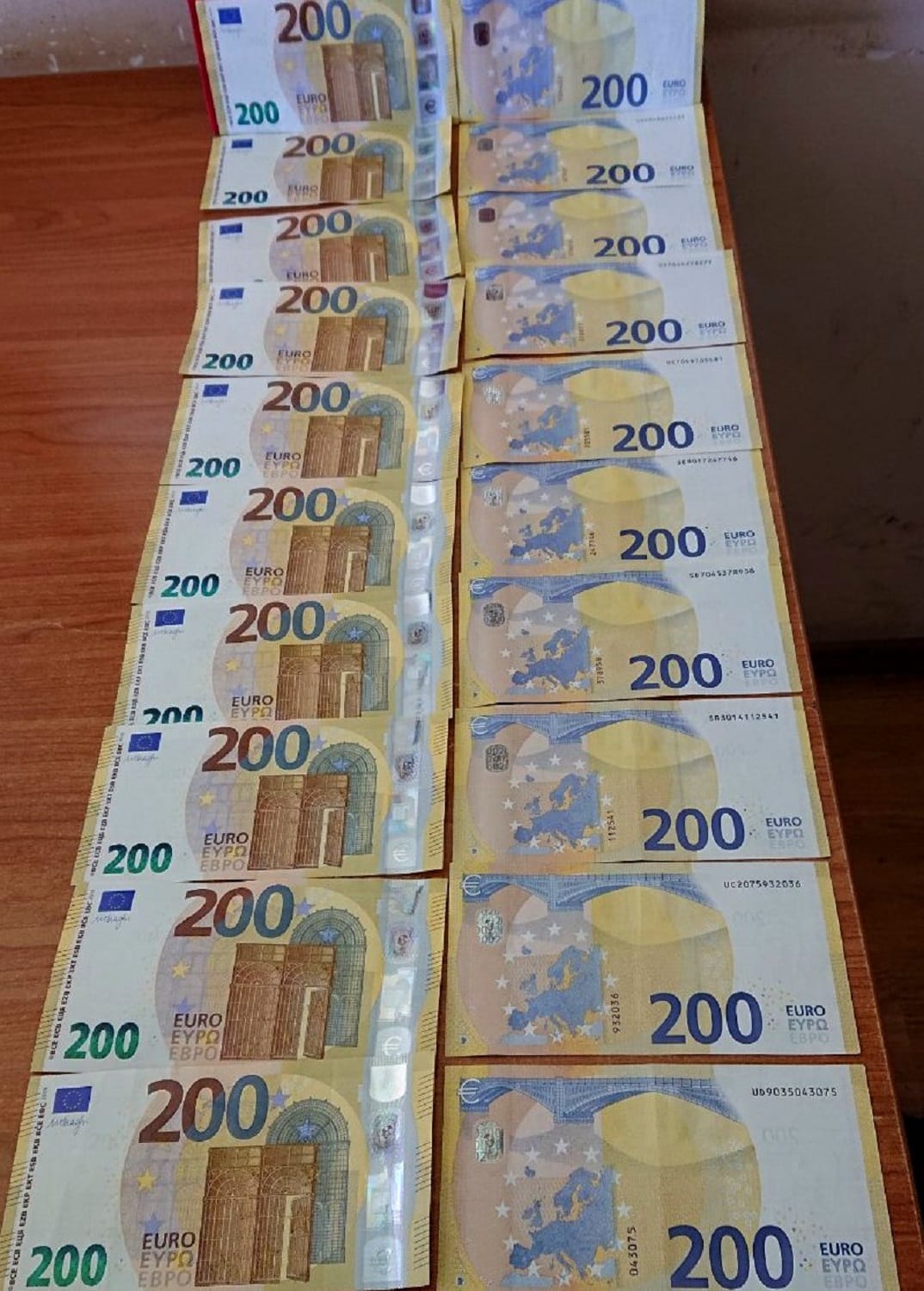 Neprijavljene devize foto Uprava carina