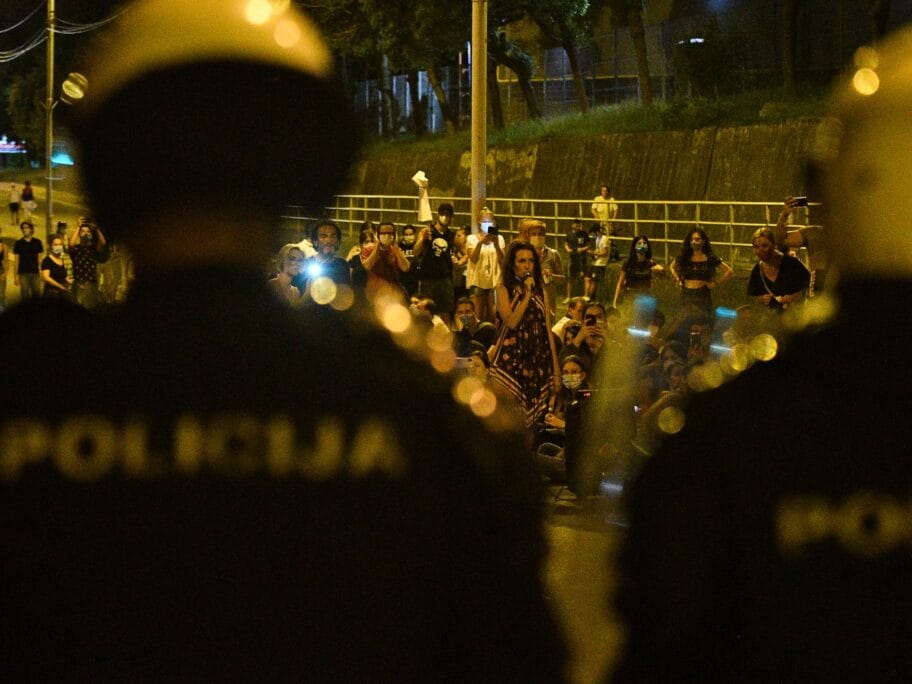 Policija i studenti foto Vanja Keser