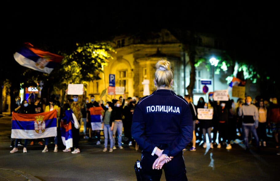 Pravosudna baza jug: Sumnjamo da su nasilje na protestima instruisale državne službe 2 VAK 4706