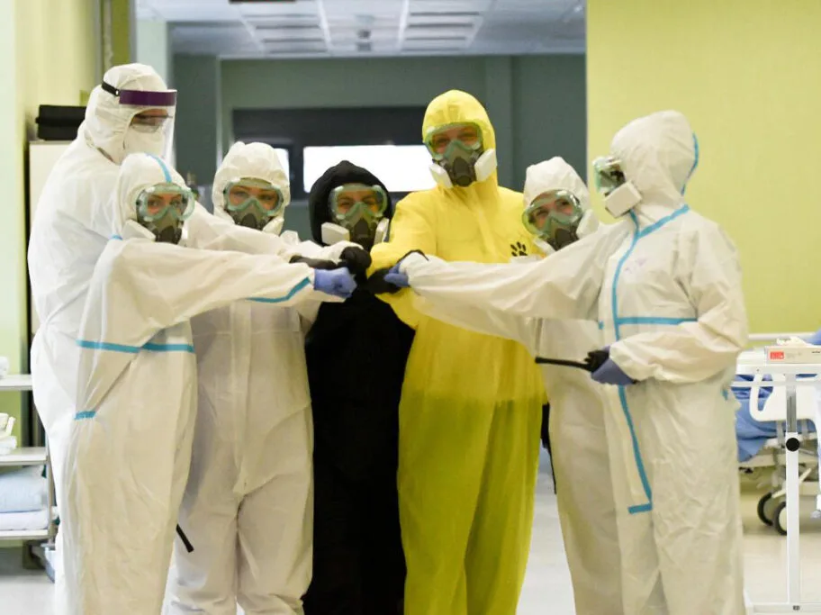 Zdravstveni radnici se ne testiraju dok ne dobiju simptome, bez obzira na rizične kontakte na poslu i u porodici 4 klinicki kovid foto vkeser