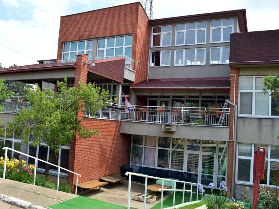 Korona "ušla" u privatni dom za stare u Donjem Dušniku, zaražen i 90-godišnjak iz Doma u Dimitrovgradu 16 Dom za stare Dimitrovgrad foto domdimitrovgrad co rs