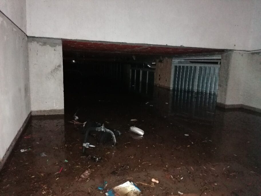 Zbog nevremena opet poplave u niškom naselju Palilula, građani traže trajno rešenje 9 podrum