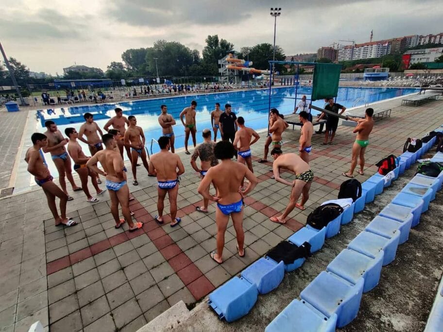 vaterpolisti naisa na prvom treningu foto vk nais