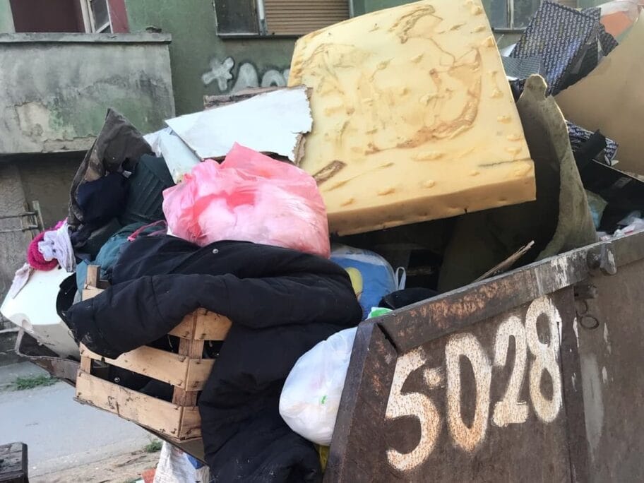 Kontejneri puni nakon poplava foto citalac