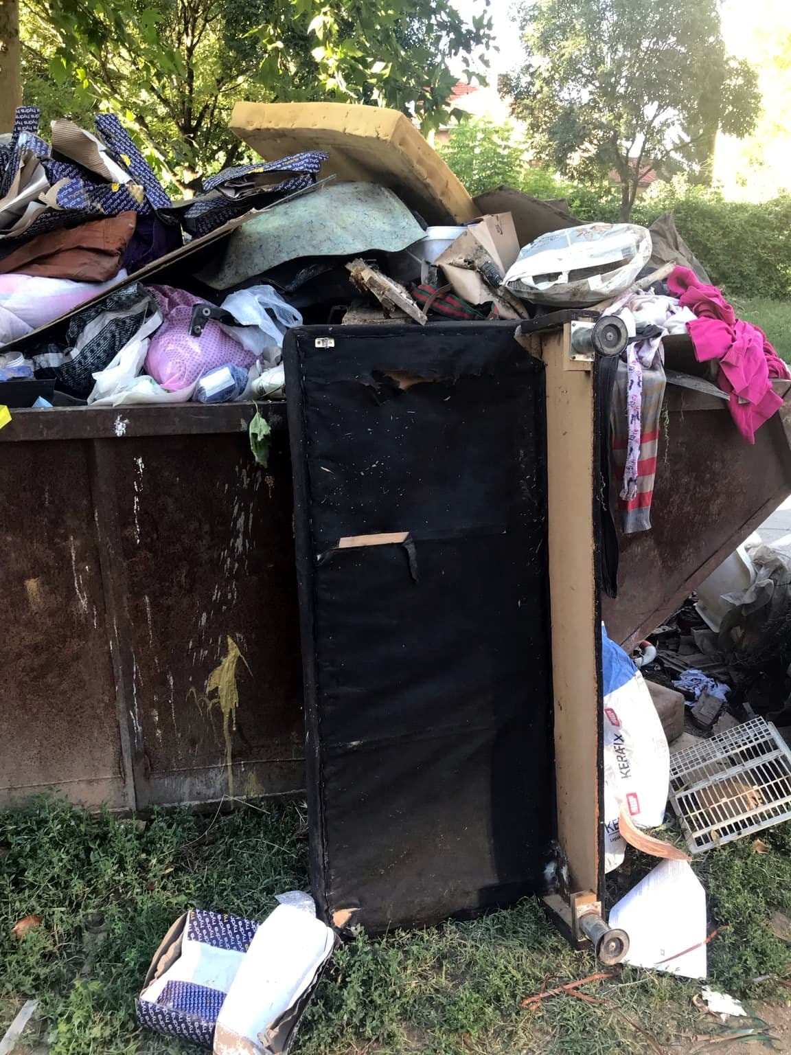 Kontejneri puni nakon poplava 4; foto: citalac